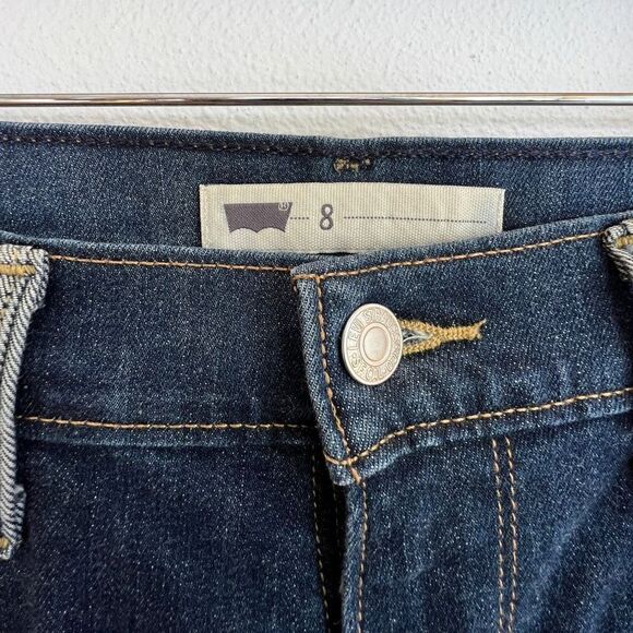 Levi’s 515 Cuffed Capri Dark Wash With Contrasting Belt Loops Size 8 - Picture 4 of 13